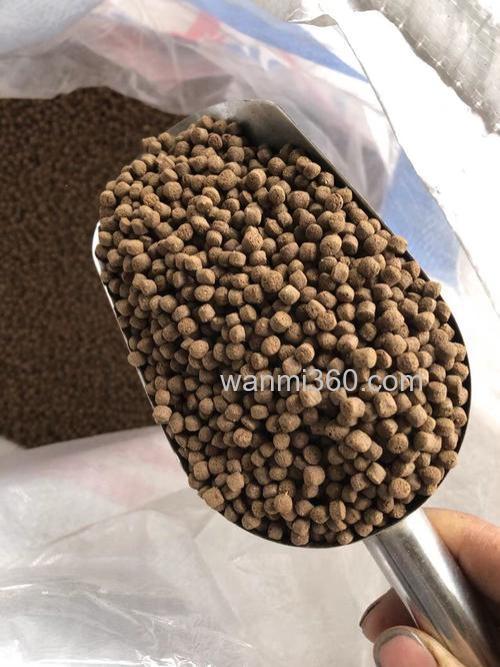 水库养鱼用什么饲料？