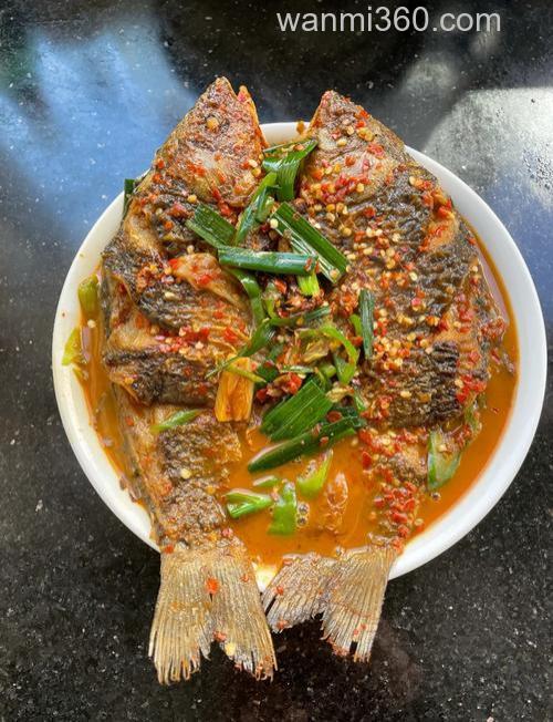 做法,瘦肉蒸鲫鱼怎么做好吃,瘦肉蒸鲫鱼的家常做法