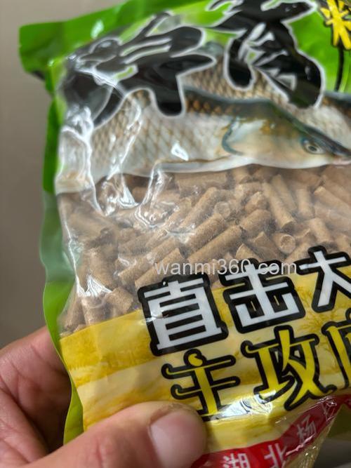 黑坑钓草鱼用什么饵最好