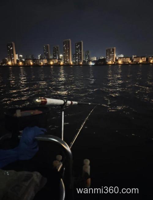 夜钓水面起雾了好钓鱼吗?
