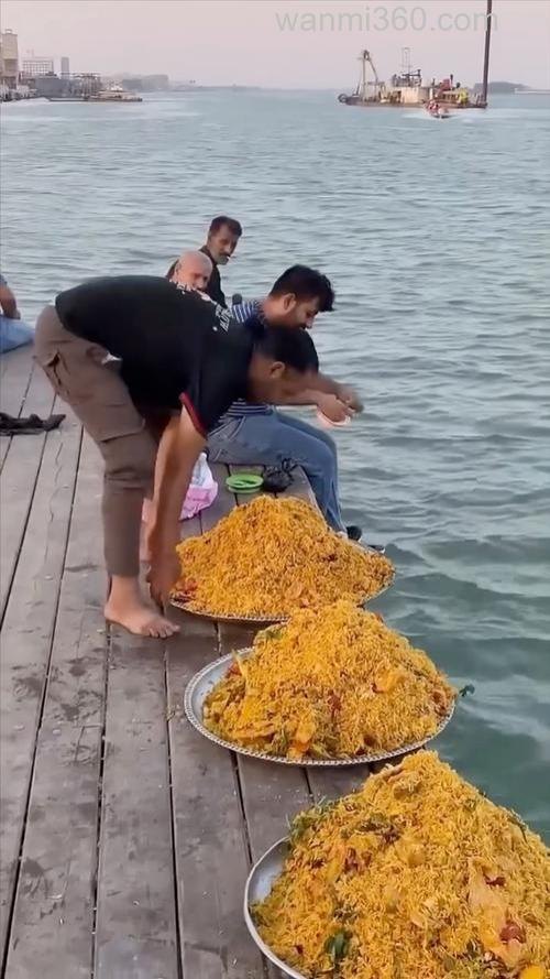剩饭打窝比鱼料好吗?
