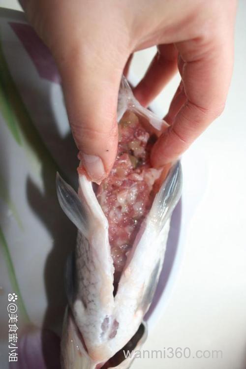 猪肉不能和鲫鱼同吃吗？
