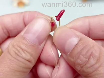 蛆虫钩鱼比蚯蚓那个好?