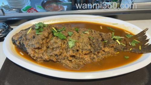 鲤鱼吃熟肉吗？