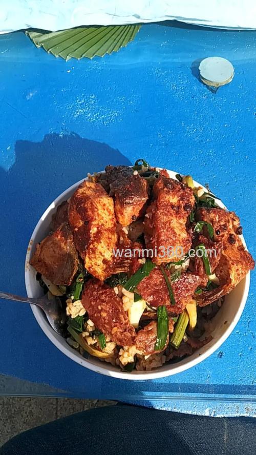 糍粑鱼煲仔饭做法?