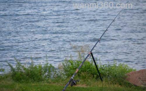 水库钓鱼_2