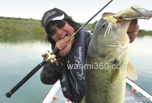 菊元俊文大饵专用 Evergreen PHASE BlackActaeon PCSC-74X BASS竿_2