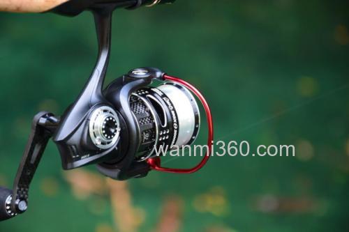 正式来临 2020 AbuGarcia REVO MGX THETA 轻量纺车轮_1