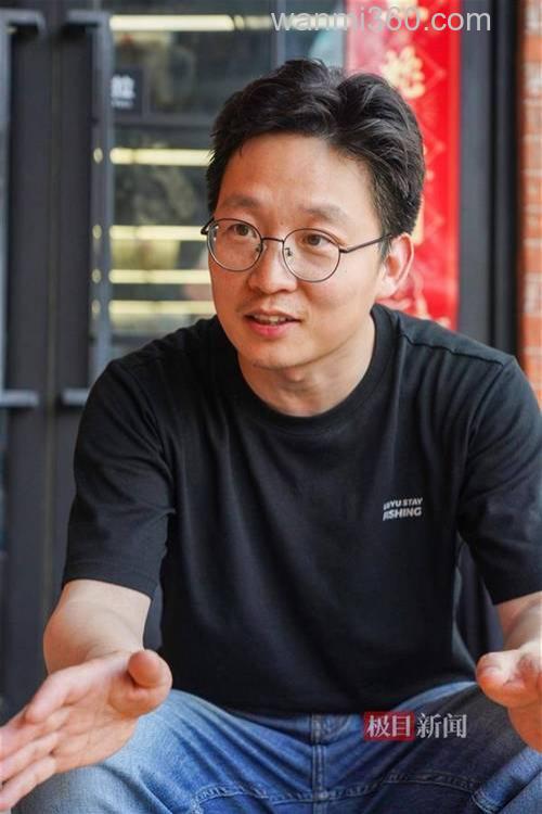 六鱼周骏和龙王恨老板什么关系